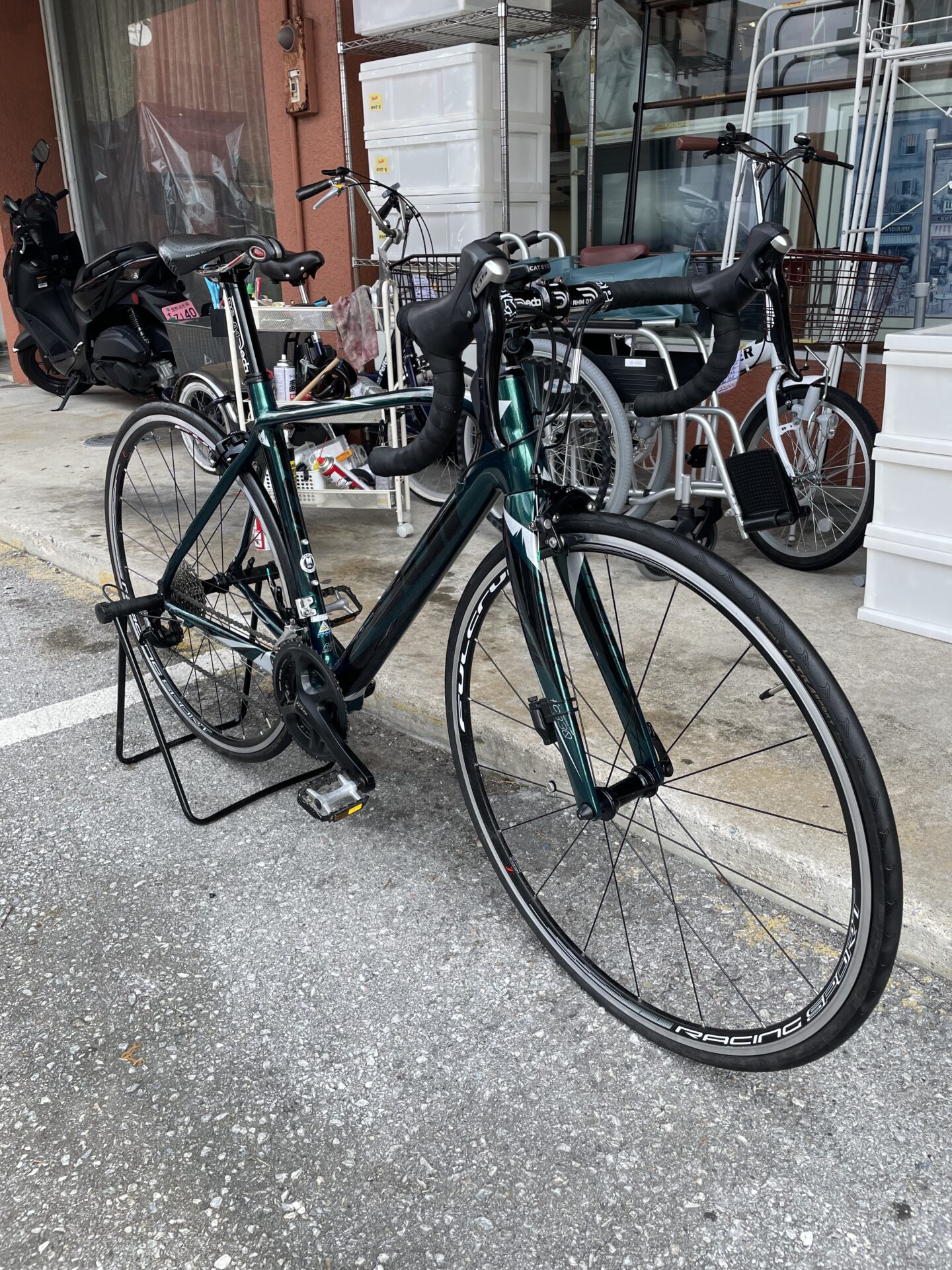 自転車 ロードバイク FUJI